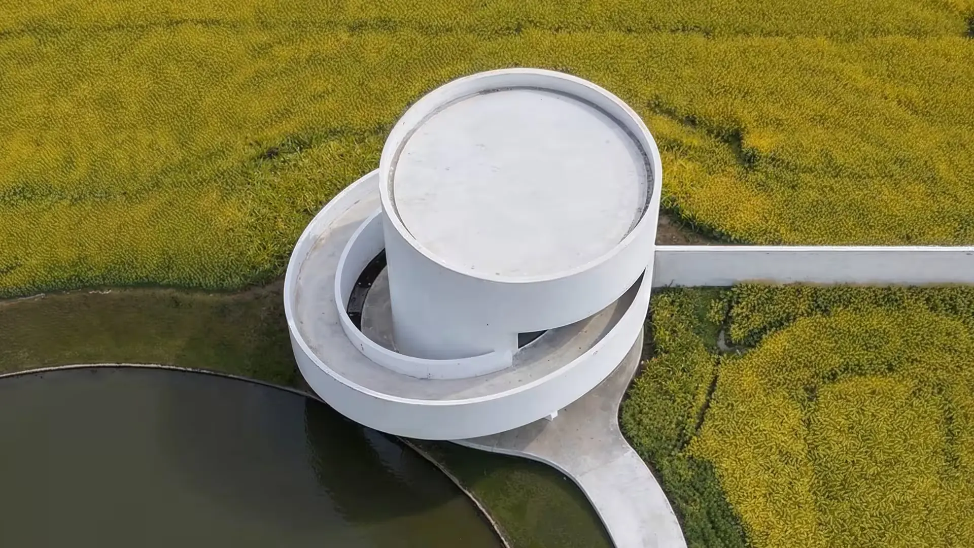 CRAFTING VISUAL IDENTITIES FOR FUTURE LANDMARKS